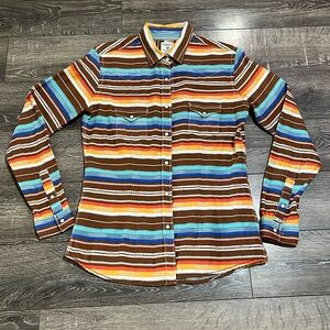 Womens Panhandle Rough Stock pearl snap shirt size medium